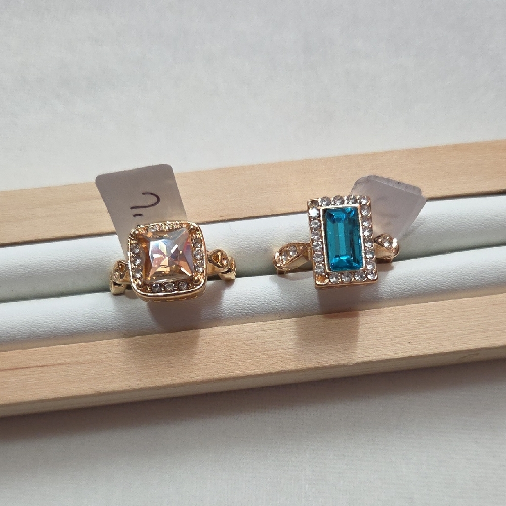 Lot of 2 Fashion Rings Gold Tone Blue & Light Peach Crystal Rhinestones Elegant